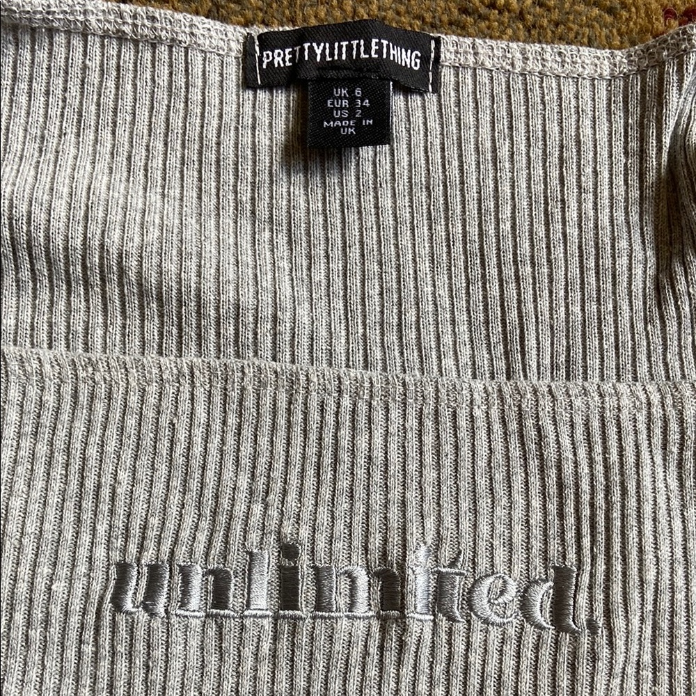PrettyLittleThing Ribbed Gray Top - Picture 3 of 5